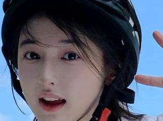 在51吃瓜app探秘：这位老板娘的花语，绝对不止‘爱情’！