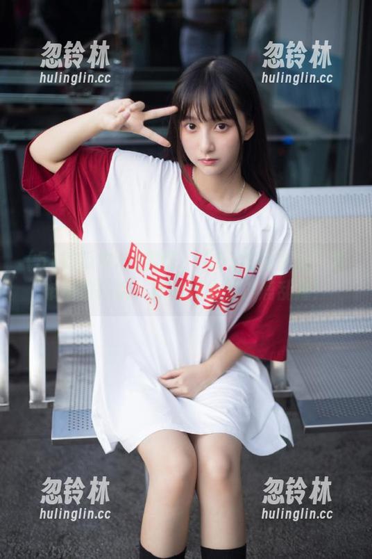 震惊！“51吃瓜中心”发布那位的瓜，撩得我心里小鹿乱撞！