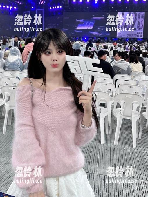 KTV里有瓜吗？91吃瓜中心来给你750分的答案，地址就是小圆桌旁！