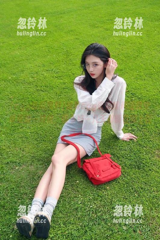 如果cgg吃瓜黑料能像安卓更新一样快，该多好…几天都能在腿上长草了。