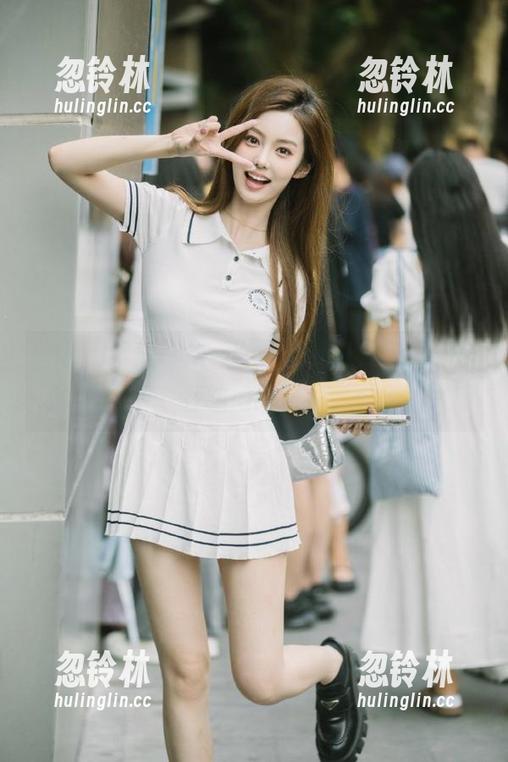 下载“hlw”，就像打开了一扇通往喧闹的窗。