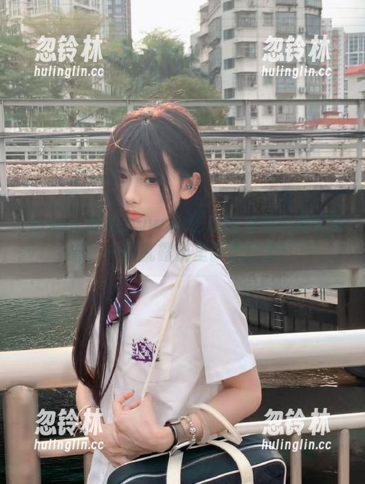 www.吃瓜的免费瓜皮可真薄，一剥就露出里面的精彩！