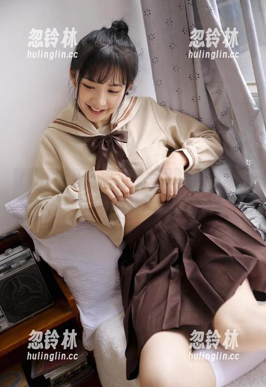 肚子太饿了，点开xgua的视频结果看到了一只喵星人吃西瓜？！