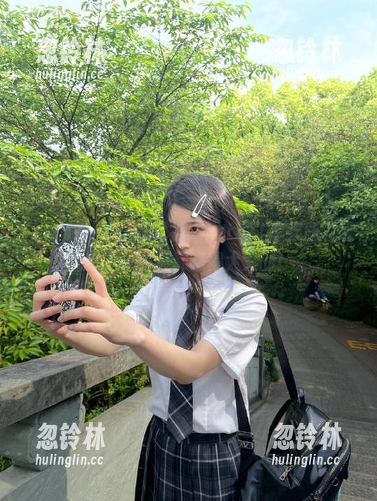 一不小心就被“zztt21苹果版”吸引了，眼睛都睁得大大的！