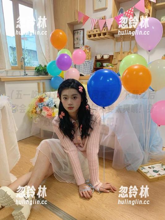五一吃瓜官网来了，下载之后你会发现，一个瓜当三则不要太爽哦！身心舒畅，快来尝试吧！