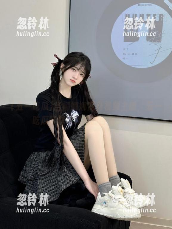 当娜娜娜变身视频主播，五一吃瓜带你领略她的百变风格！