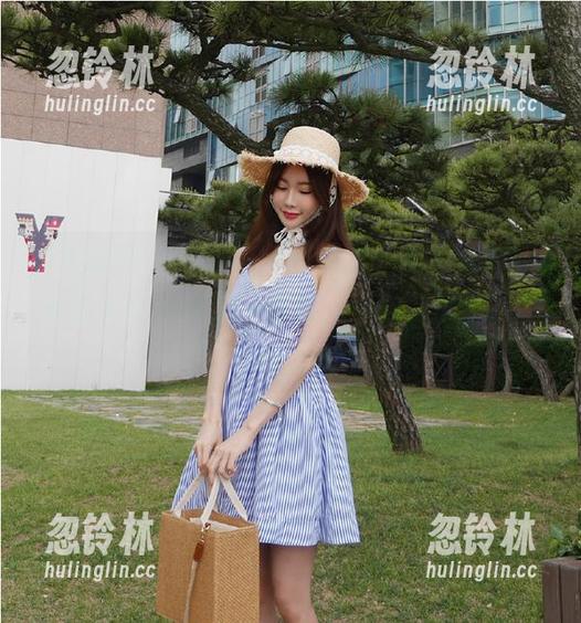 在吃瓜17的群里，永不迷路，反正大伙儿都是一边走，一边“愤怒”咕哝～