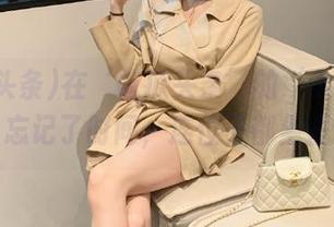 在‘吃瓜头条’的‘入口’狂欢，忘记了时间，连位子都坐歪了！