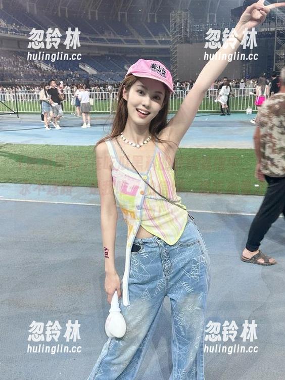 吃瓜黑料 在吃瓜黑料的在线氛围中,“永不迷路”是我唯一的信仰,边吃边看才是王道!