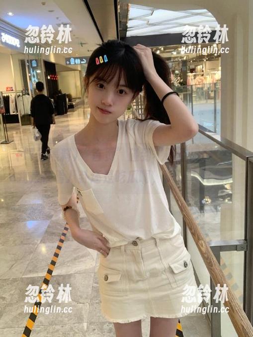 “首页”碰到“明星黑料”，我是在看八卦还是吃瓜啊，真让人捉急。