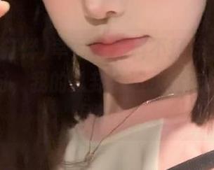 幸亏有黑料不打烊，观看热门话题时，我的八卦雷达永远在线，不怕刷新。