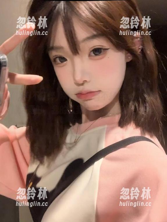 幸亏有黑料不打烊，观看热门话题时，我的八卦雷达永远在线，不怕刷新。